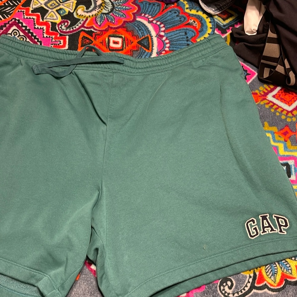 Gap logo fleece shorts- XXL- like new/never worn- Green